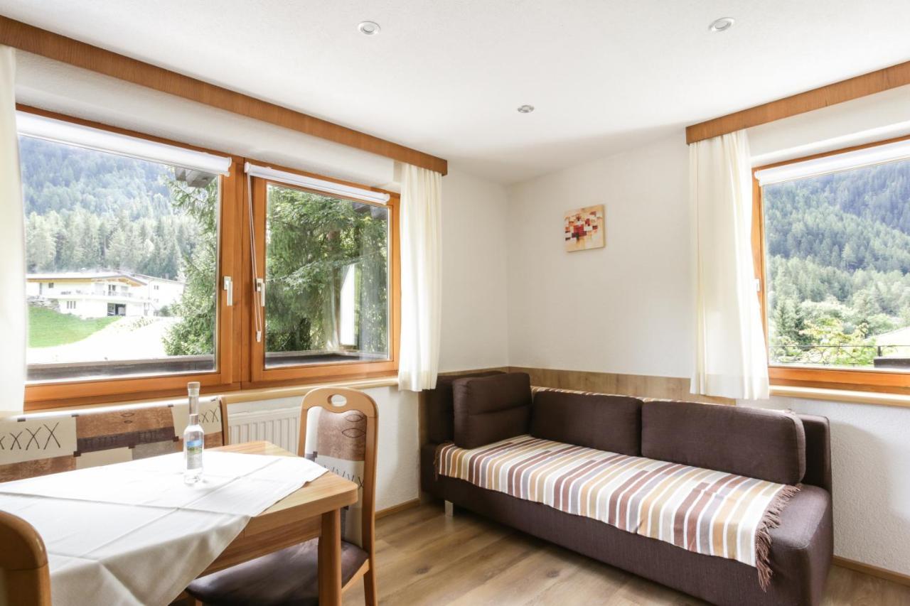 Ferienwohnungen Oetztal 소우텐즈 외부 사진